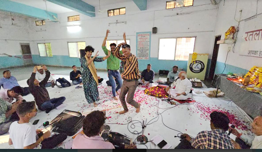 Musical Sunderkand took place in Ratlam Press Club