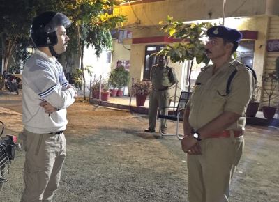 SP Ratlam inspected the police station and hotel in a filmy style