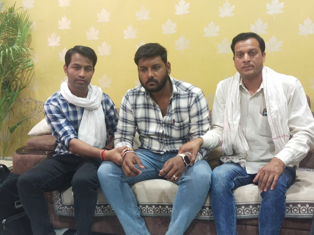 रतलाम के ग्राम ईटावा खुर्द का सरपंच कुमावत रिश्वत लेते गिरफतार