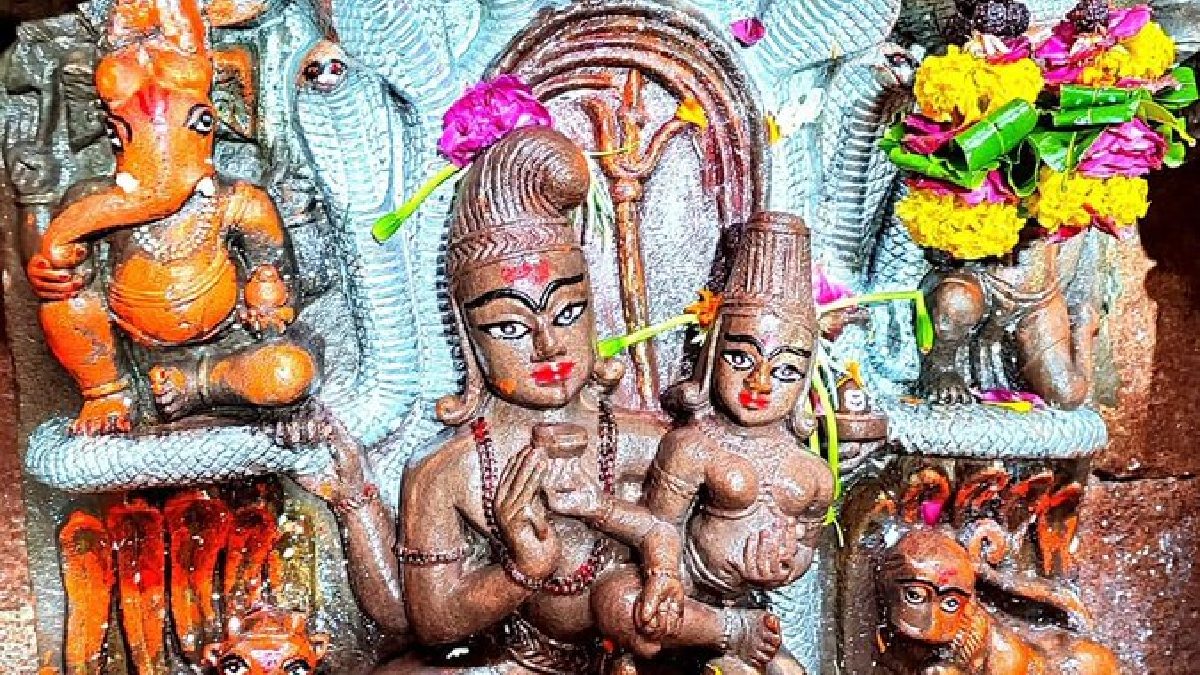 Nagchandreshwar Mandir की खास परंपरा एवं खासियत