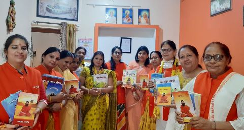हरिद्वारा से आई पुस्तके रतलाम जिला ओर तहसीलो मे वितरित