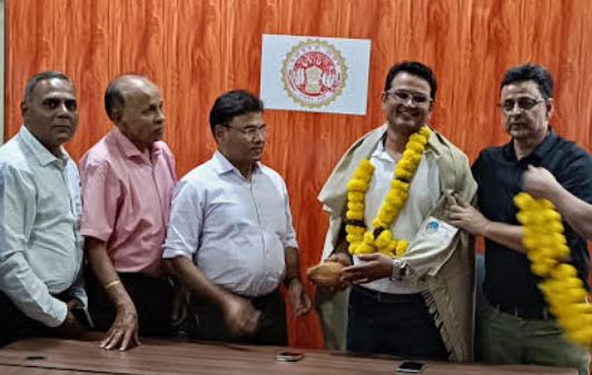 Ratlam District Hospital sets new record, Dr Bharat Ninama awarded gold medal