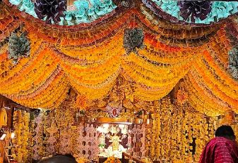 Ratlam: The Shri Mahalaxmi temple will be adorned with jewellery worth crores on Diwali; preparations for the 3-day event are complete.